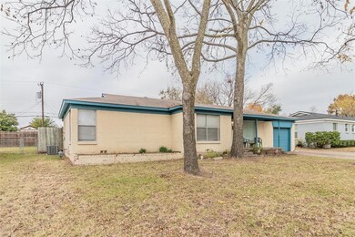 829 Glenda Dr, Bedford, TX 76022 - photo 2