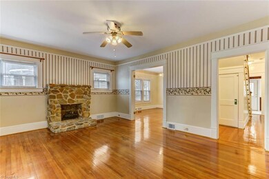 404 Lawsonville Ave, Reidsville, NC 27320 - photo 4