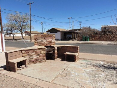 512 E Third St, Winslow, AZ 86047 - photo 6