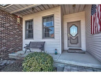 1355 Eastwood Dr, Circleville, OH 43113 - photo 3