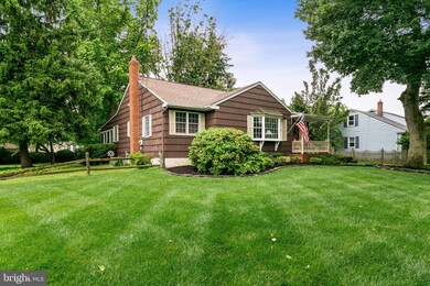 434 Parkview Dr, Mount Holly, NJ 08060 - photo 2