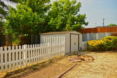 1020 Oak St, Central Point, OR 97502 - photo 6