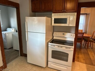 Kitchen includes all appliances, Laundry rm off kitchen
