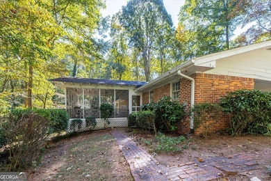 2350 Oxbow Cir, Stone Mountain, GA 30087 - photo 6