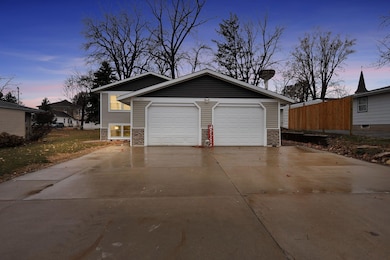 205 Ann St, Fox Lake, WI 53933 - photo 2