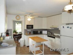 4 Holly Hill Dr, Asheville, NC 28806 - photo 4