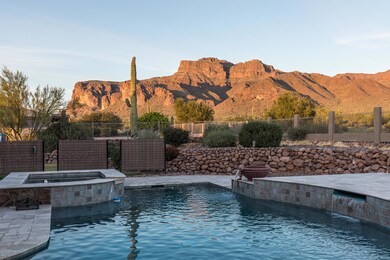 POOL & SPA