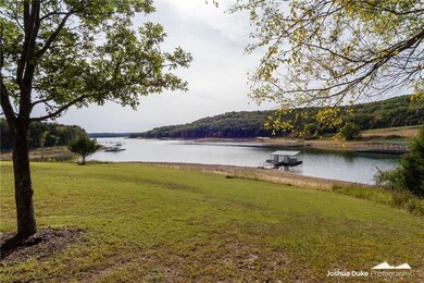 Easy walk from the house to the dock.  Able to lau