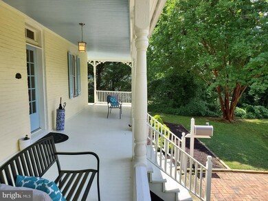 6727 Haycock Rd, Falls Church, VA 22043 - photo 4