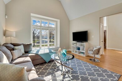 379 W Fremont Ave, Elmhurst, IL 60126 - photo 3