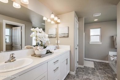 Stoneridge - Master Bathroom
