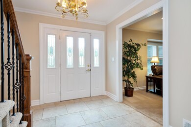 04_5EagleWay_32_Foyer_HiRes