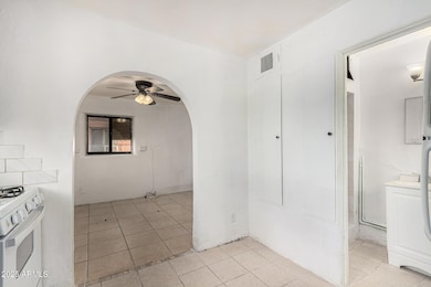 9047 N 11th St, Phoenix, AZ 85020 - photo 4