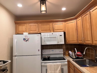 194 Kent L, West Palm Beach, FL 33417 - photo 6