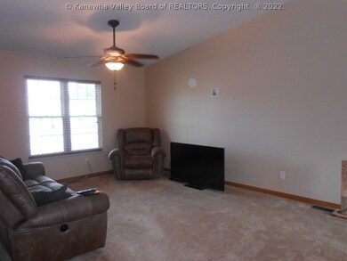 444 Pebble Creek Dr, Fraziers Bottom, WV 25082 - photo 4