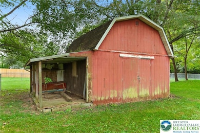 1927 Willow Park Rd, Bethlehem, PA 18020 - photo 5