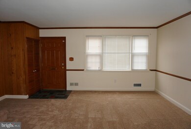 908 Palladi Dr, Halethorpe, MD 21227 - photo 4