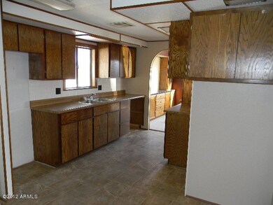 023-277035 Kitchen