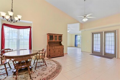 Dining Living Family Rooms (2)