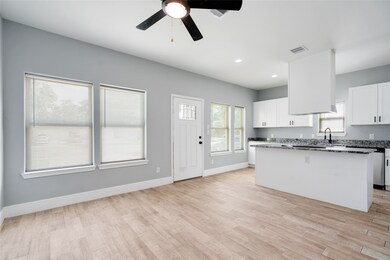 5754 Reed Rd unit B, Houston, TX 77033 - photo 5