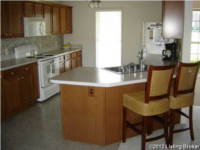 2017 Clark Pointe Dr, Crestwood, KY 40014 - photo 5