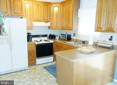 9825 Sylvan Turn, Newburg, MD 20664 - photo 5