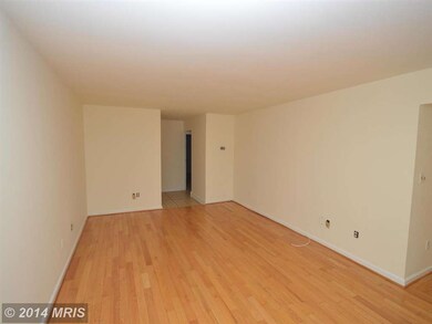 9723 Kings Crown Ct unit 1, Fairfax, VA 22031 - photo 6