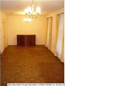 Formal Dining/Formal Living