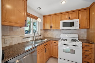 Shore Crest unit 117, South Pasadena, FL 33707 - photo 2