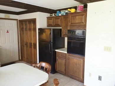 Lots of storage space in this kitchen...