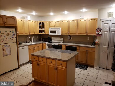 12014 Waldemire Dr, Philadelphia, PA 19154 - photo 3