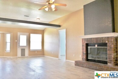 911 Risen Star Ln, Copperas Cove, TX 76522 - photo 4