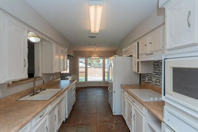 953 Harwood Terrace, Bedford, TX 76021 - photo 4