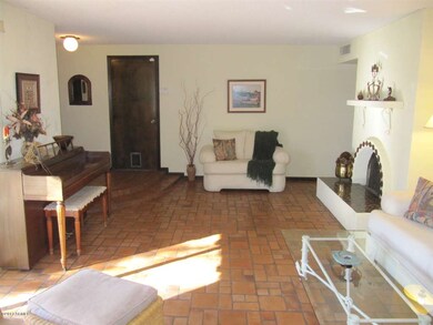 Living room 3