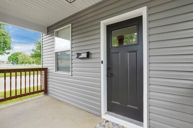 3-web-or-mls-527-e-welch-ave