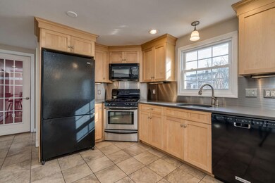 011_69craigiest_kitchen3