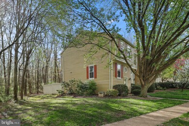 1611 Fieldthorn Dr, Reston, VA 20194 - photo 4