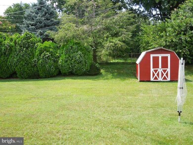 2506 Oak Manor Rd, Sparrows Point, MD 21219 - photo 3