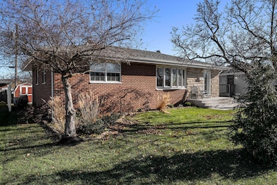 1109 N Dwiggins Ave, Griffith, IN 46319 - photo 3