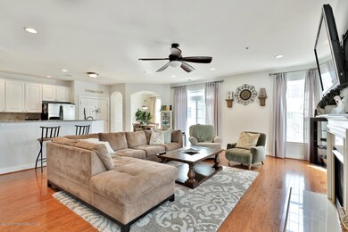 712 Abby Rd Middletown NJ-large-007-16-4