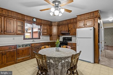 380 Snyder Rd, Reading, PA 19605 - photo 6