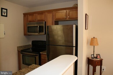 15055 Maple Glen Ct, Dumfries, VA 22025 - photo 2