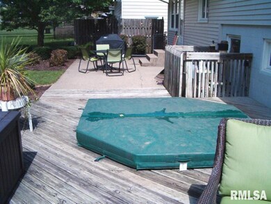 2644 N Fillmore St, Davenport, IA 52804 - photo 5