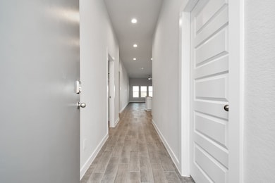 11114 Rose River Dr, Houston, TX 77044 - photo 4