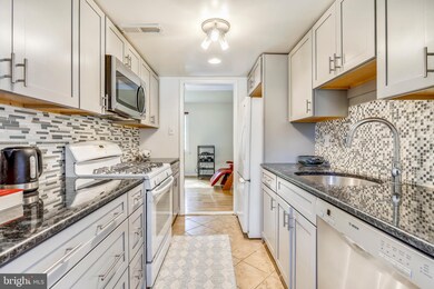 266 W Deer Park Rd unit 32I, Gaithersburg, MD 20877 - photo 4