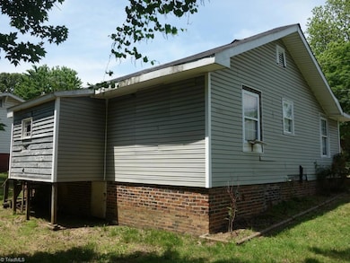 807 Ashdol St, Asheboro, NC 27203 - photo 3