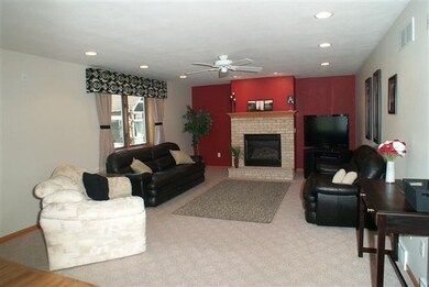 827 Ridge View Ln, Oregon, WI 53575 - photo 5
