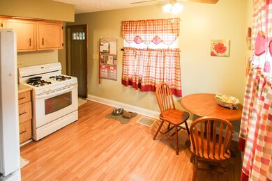 Kitchen and Eat In Space (2)
