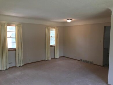 3902 Aurora Ave, Des Moines, IA 50310 - photo 4