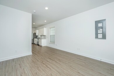 7106ChannelParkDr010